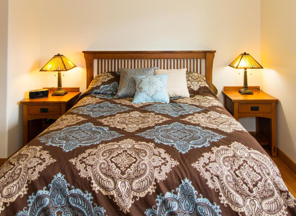 Eagle Peak Guesthouse Eagle River Екстер'єр фото
