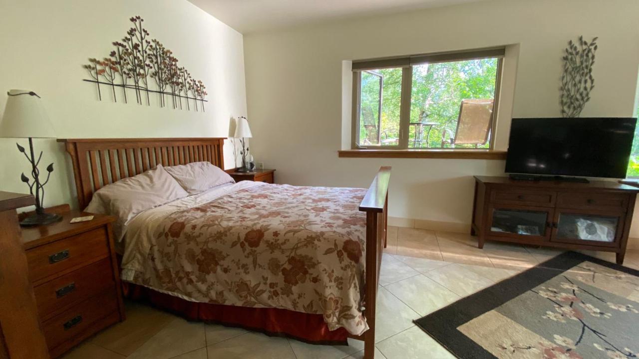 Eagle Peak Guesthouse Eagle River Екстер'єр фото