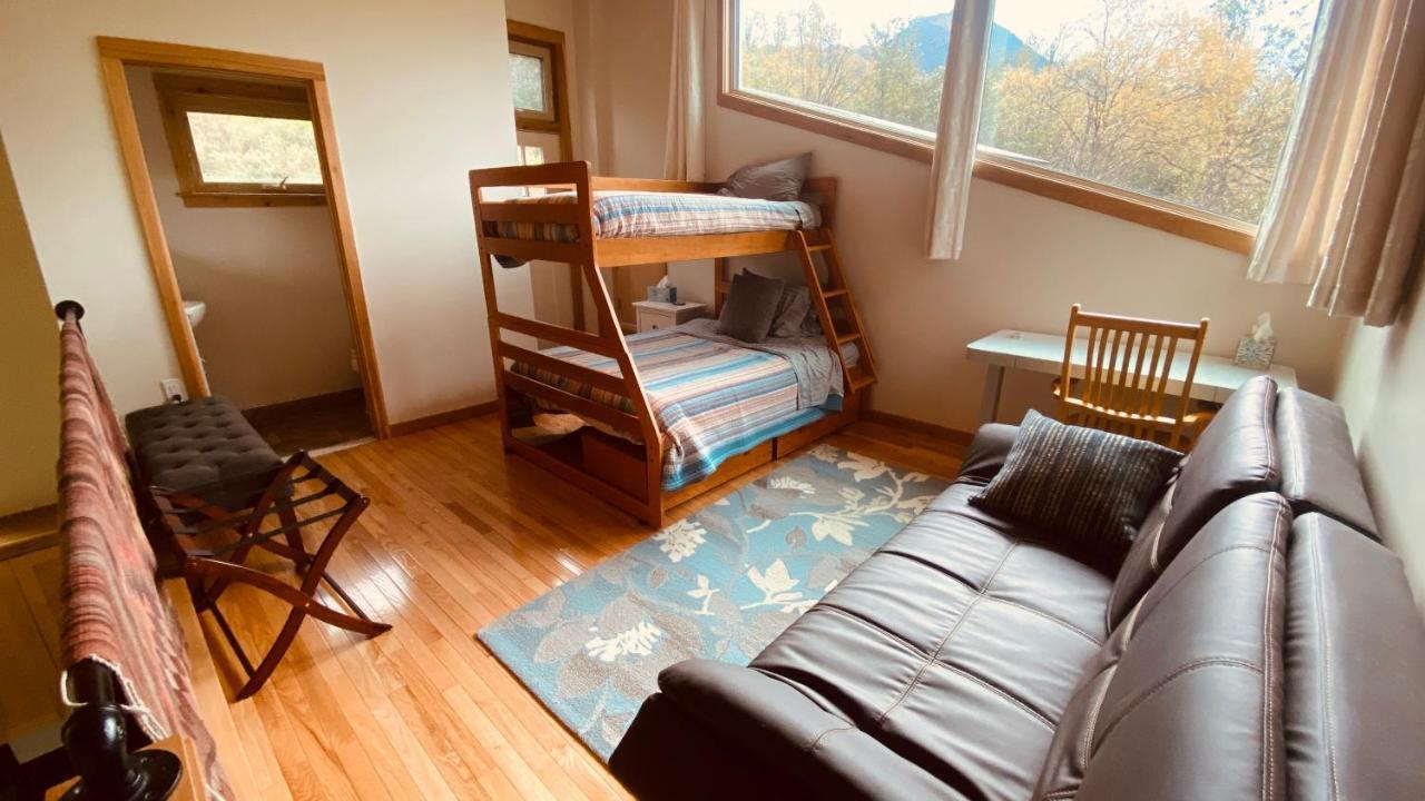 Eagle Peak Guesthouse Eagle River Екстер'єр фото